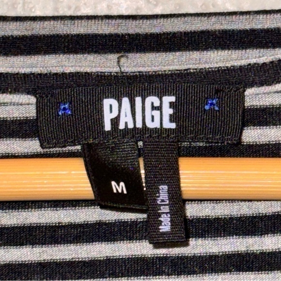 Paige V-neck T-shirt Women’s Size Medium - Picture 4 of 8